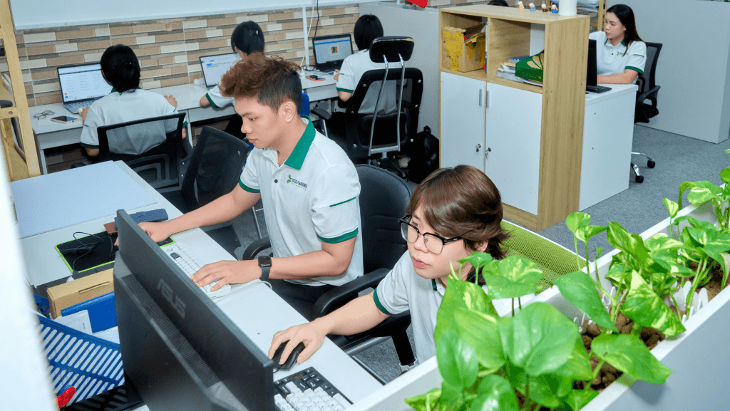 Đội Ngũ Chuyên Nghiệp